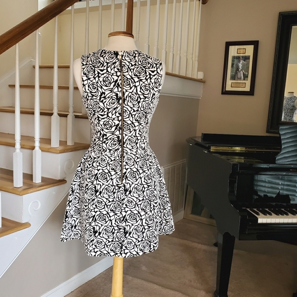 Forever 21 Fit n Flare Dress sz M - Picture 5 of 7